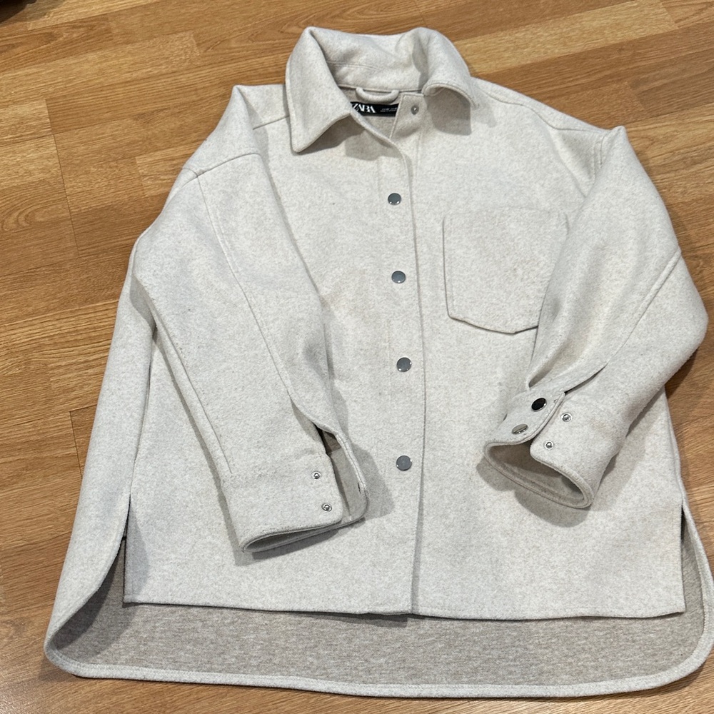 ZARA looks like new Gray Button-Up Shirt Jacket